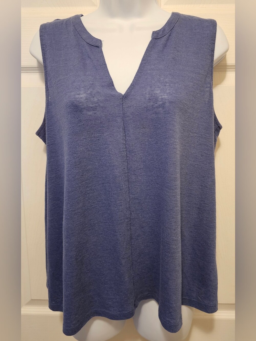 Old Navy Linen Blend V-Neck Pleated Back Tank Top Size Medium Blue Heather
